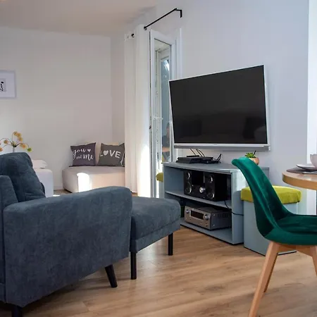 Udoban ,dvosobni Apartman,106m2! アパート *